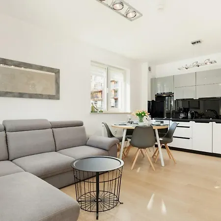 شقة Osiedle Polanki By Renters كولوبرزيغ